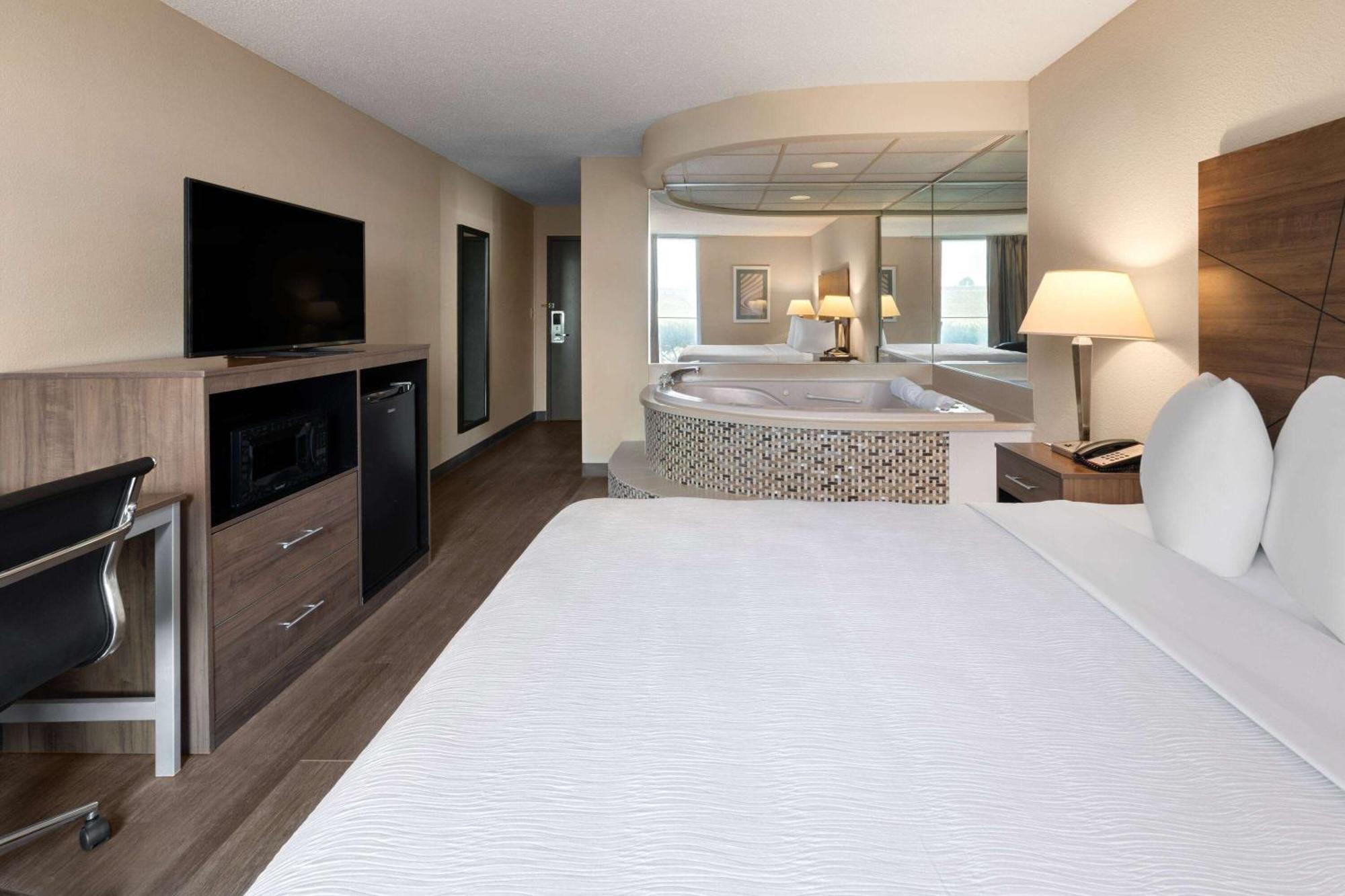 Hotel Wingate By Wyndham Troy Exterior foto