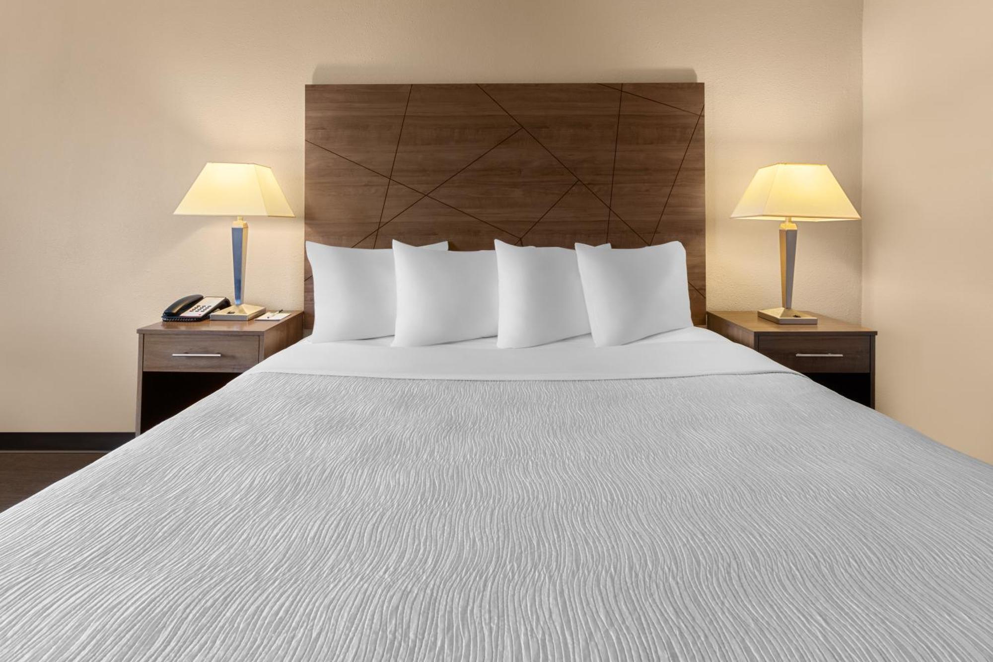 Hotel Wingate By Wyndham Troy Exterior foto